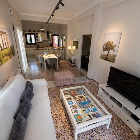 The Mansion - Kalamata Mediterranean Villas Extérieur photo