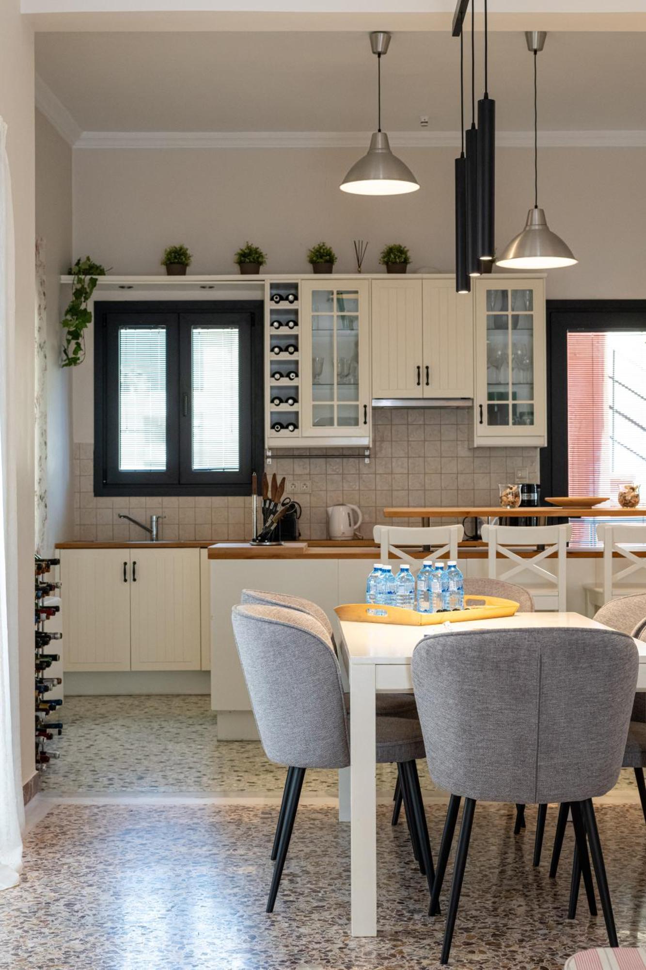 The Mansion - Kalamata Mediterranean Villas Extérieur photo